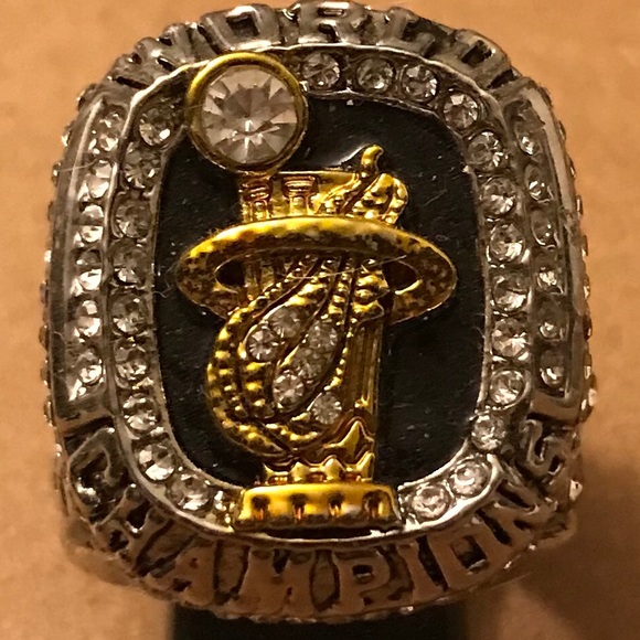 LEBRON JAMES MIAMI HEAT 2012 MVP SIZE 11 NBA FINALS CHAMPIONSHIP